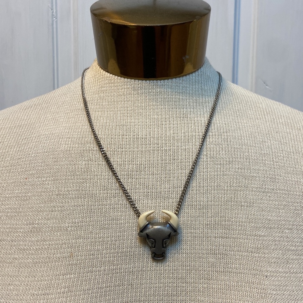Vintage 1978 Avon Bull Taurus Necklace